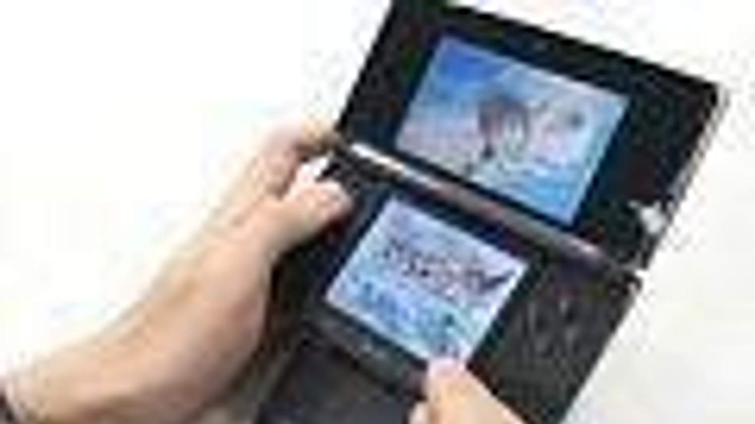 Kid Icarus: Uprising v Japonsku se speciálním držákem na konzoli
