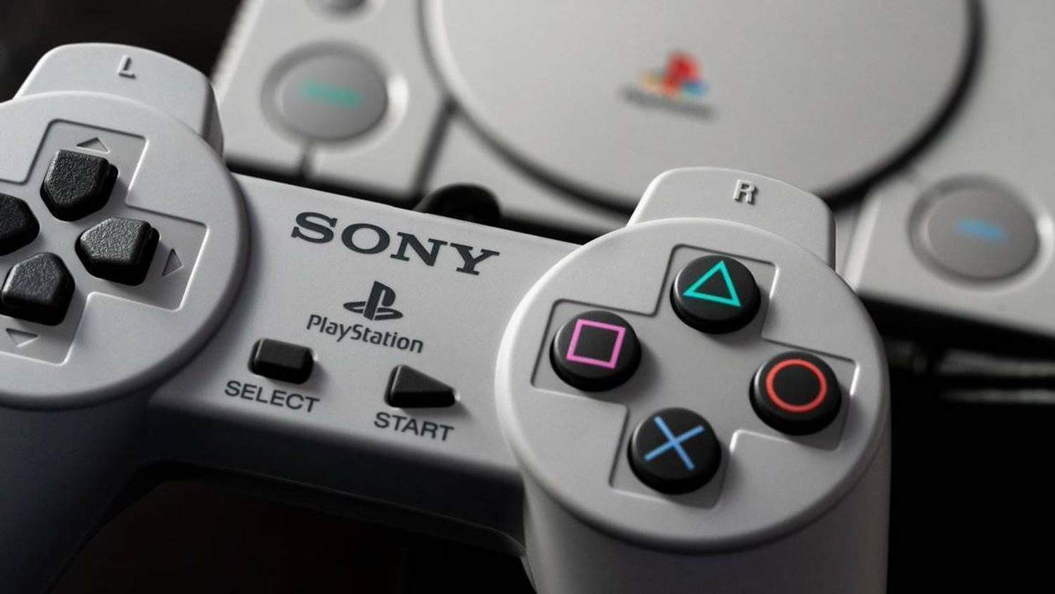 Podívejte se na video s rozbalením konzole PlayStation Classic