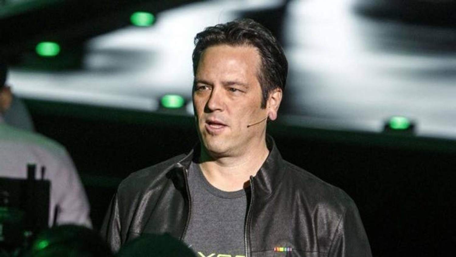 Phil Spencer zahájil jednání o akvizici společnosti Activision Blizzard jen tři dny poté, co byl obviněn Bobby Kotick