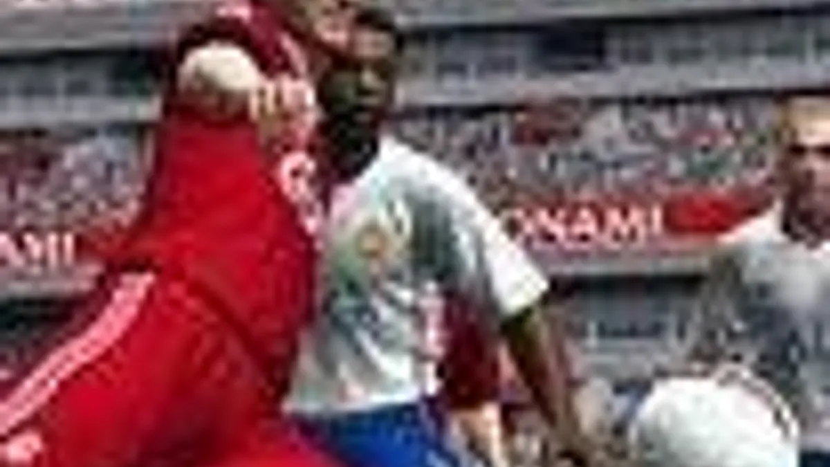 Hlavní obrázek článku: Pro Evolution Soccer 2009 představilo nové dresy