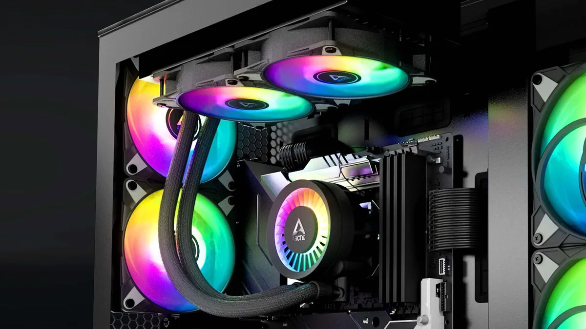 Hlavní obrázek článku: Návrat nejlepšího vodníka, Arctic Liquid Freezer III uchladí procesor i napájecí soustavu