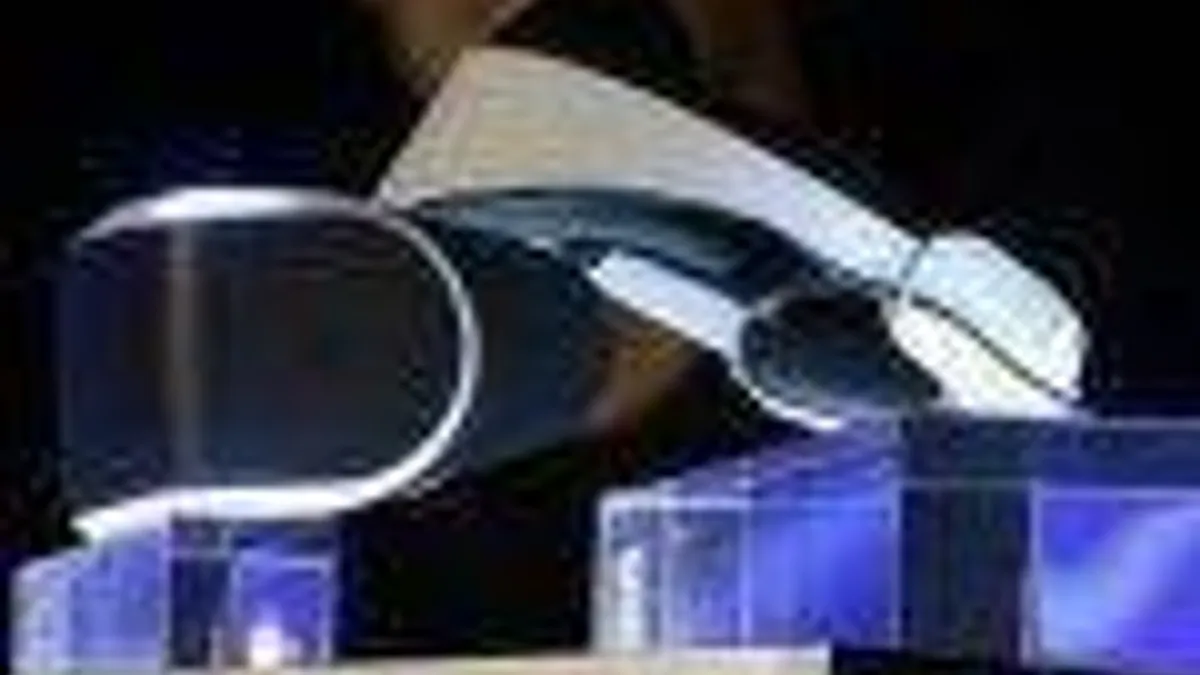 Hlavní obrázek článku: Project Morpheus letos nevyjde, Sony by chtěla cenu maximálně 300 dolarů