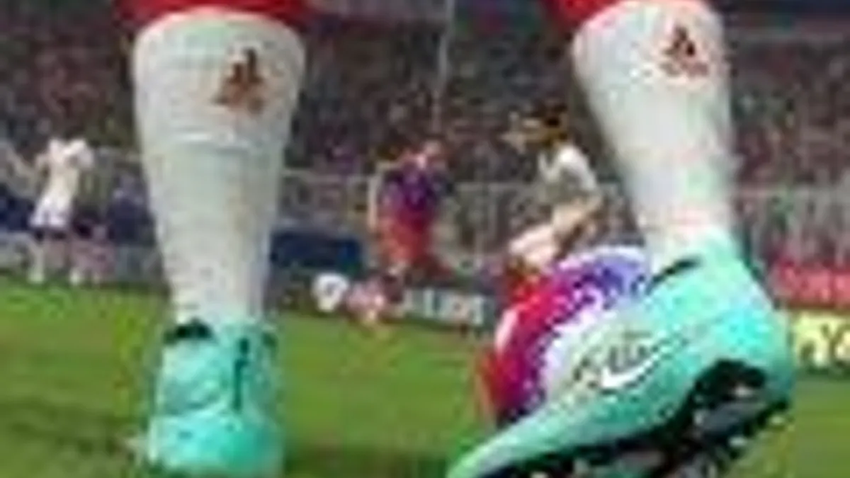 Hlavní obrázek článku: Pro Evolution Soccer 2015 – launch trailer