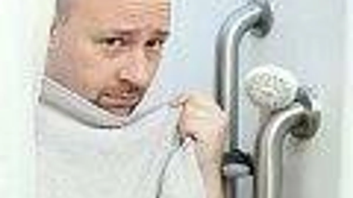 Hlavní obrázek článku: Nový trailer na Bulletstorm ukazuje prezidenta Epicu ve sprše