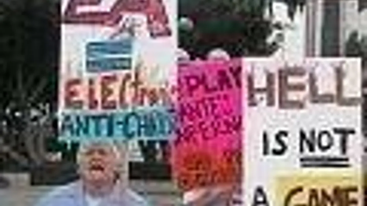 Hlavní obrázek článku: Protesty proti Dantemu - EA reklama