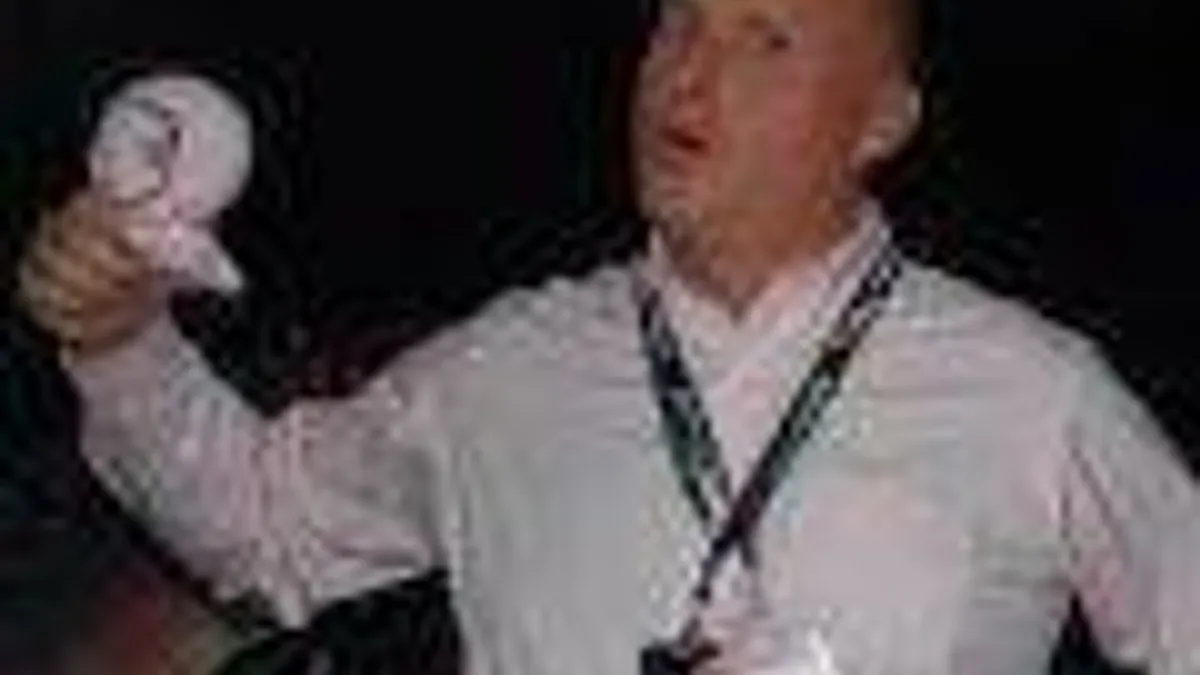 Hlavní obrázek článku: Letadlo se šéfem SOE bylo přesměrováno kvůli obavám před výbušninou UPDATE: Situaci už řeší FBI