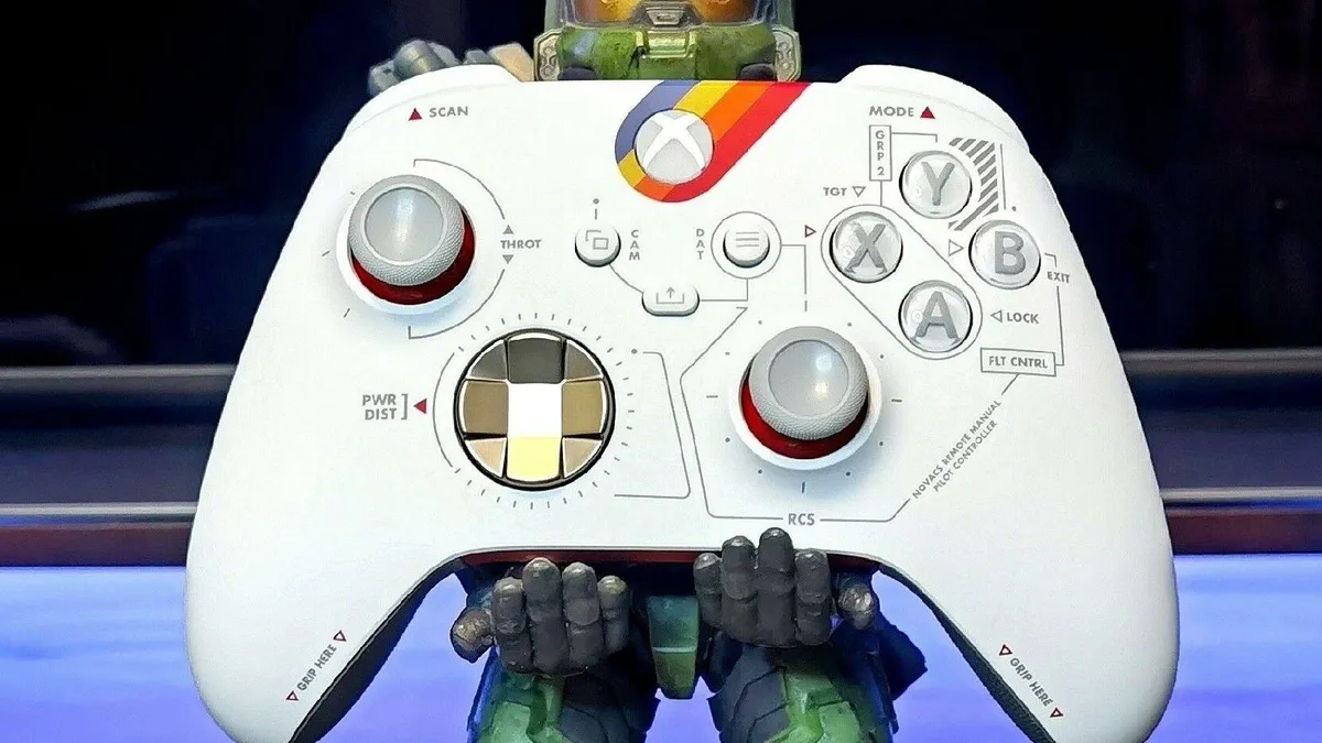 Hlavní obrázek článku: Microsoft pravděpodobně plánuje Xbox gamepad s motivem hry Starfield