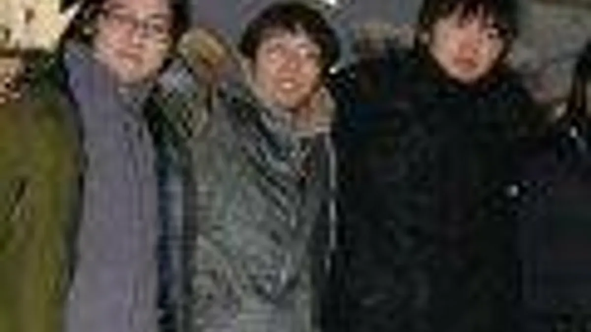 Hlavní obrázek článku: Hráči v Japonsku už čekají na PlayStation 4