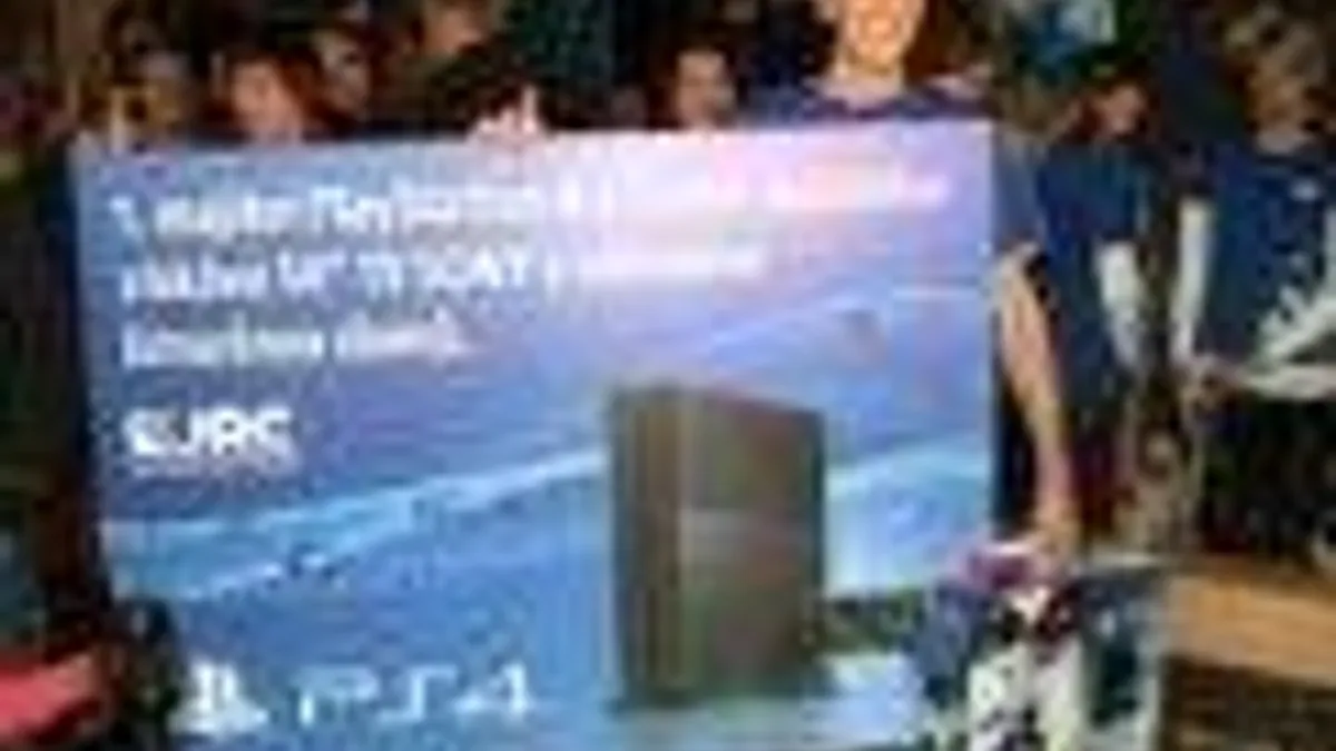 Hlavní obrázek článku: Půlnoční prodej PS4 se vydařil, na konzoli čekalo 600 hráčů v ČR a na Slovensku