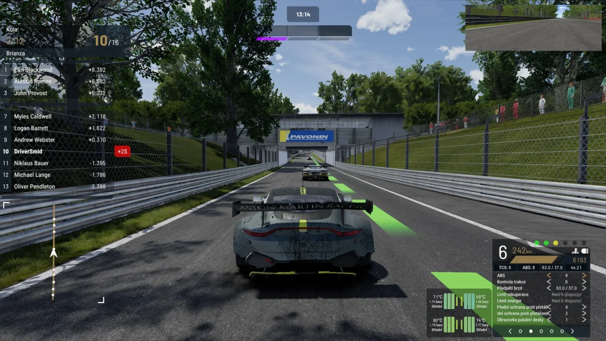 Realistický závodní simulátor Project Motor Racing vyjde koncem listopadu, bude mít české titulky