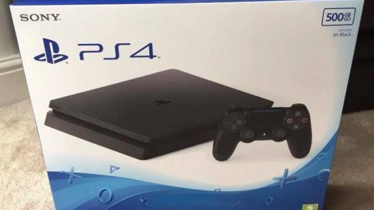Hlavní obrázek článku: Spekulace: Unikly obrázky tenčí verze konzole PlayStation 4 - UPDATE