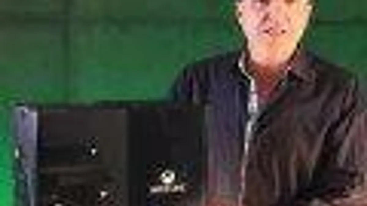 Hlavní obrázek článku: Rozbalení krabice s Xbox One, Microsoft nakonec přibalí i headset