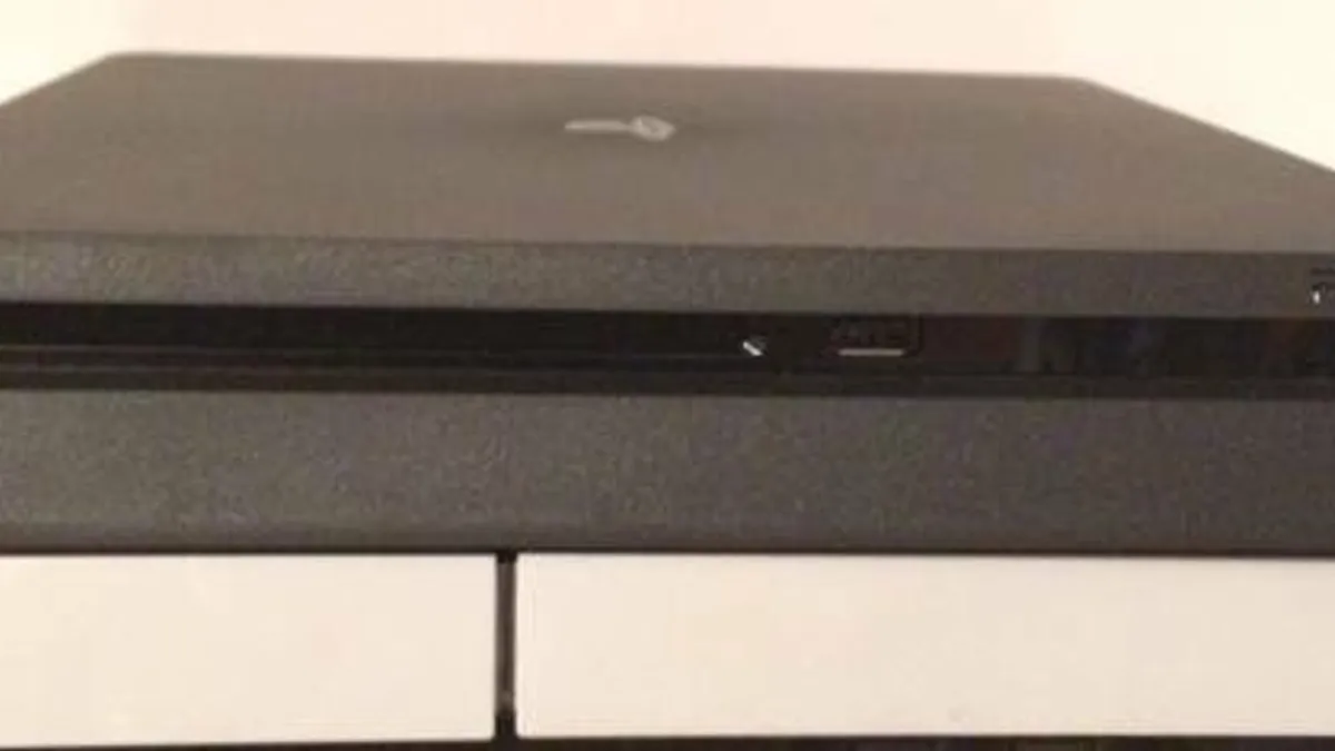 Hlavní obrázek článku: Konzole PlayStation 4 Slim je skutečná – video