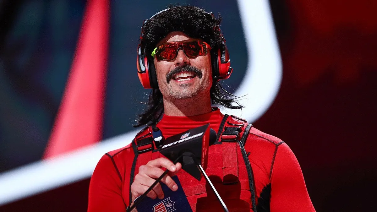 Hlavní obrázek článku: Populární streamer Dr Disrespect byl zabanován na službě Twitch za sexting s nezletilou osobou