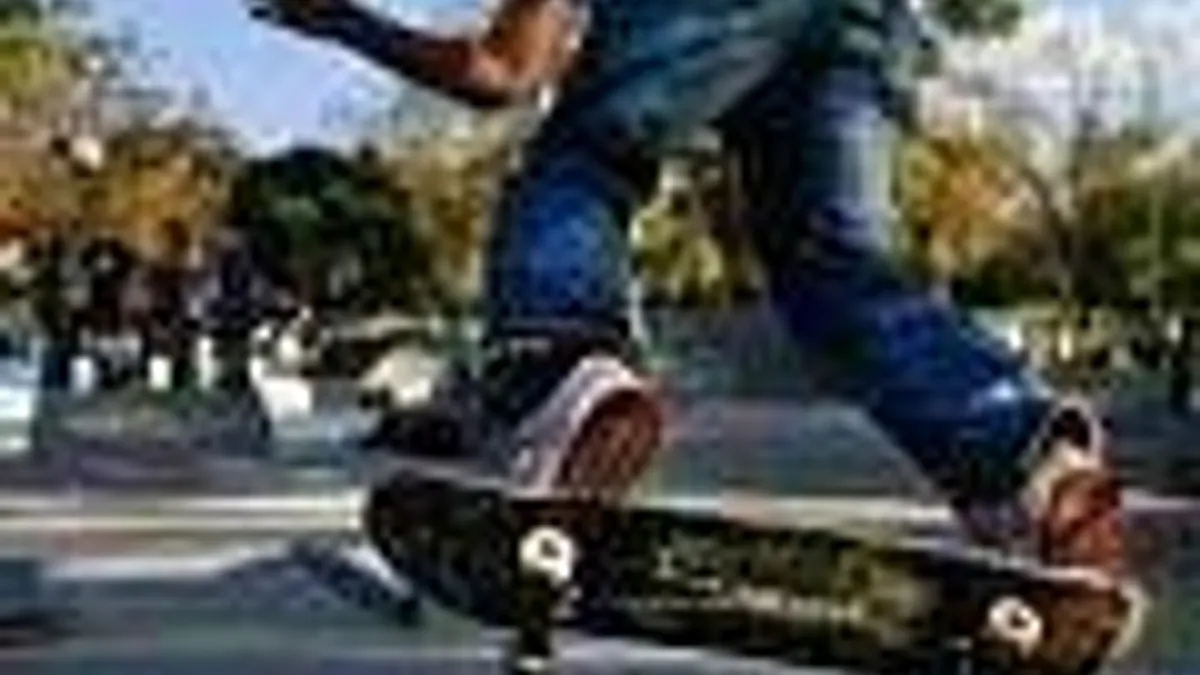 Hlavní obrázek článku: Tony Hawk dostane skateboard