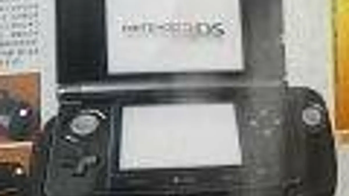 Hlavní obrázek článku: Nintendo 3DS dostane oficiálně druhý analog