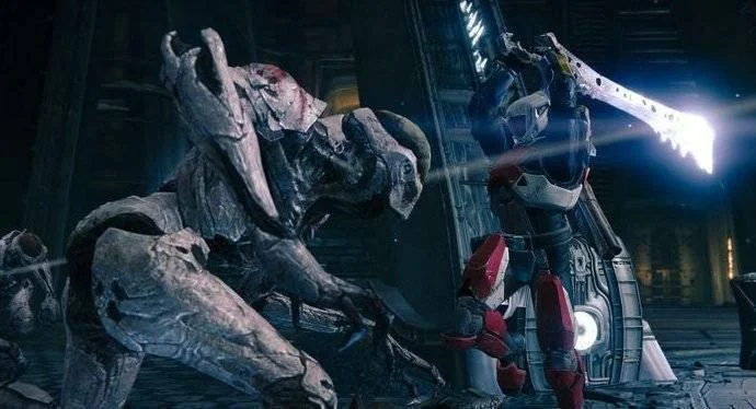 Rok před vydáním Destiny došlo k velkým změnám v příběhu