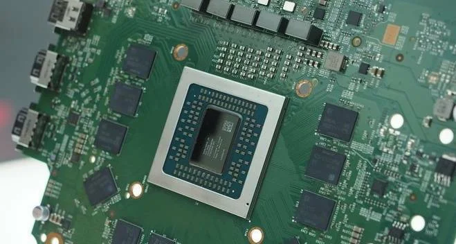 Spekulace: Project Scarlett nabídne GPU s výkonem 12 TFlops, osmijádrové CPU s taktem 3.5 GHz a 16 GB paměti