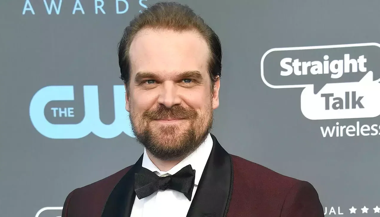 V připravovaném filmu Gran Turismo si zahraje herec David Harbour
