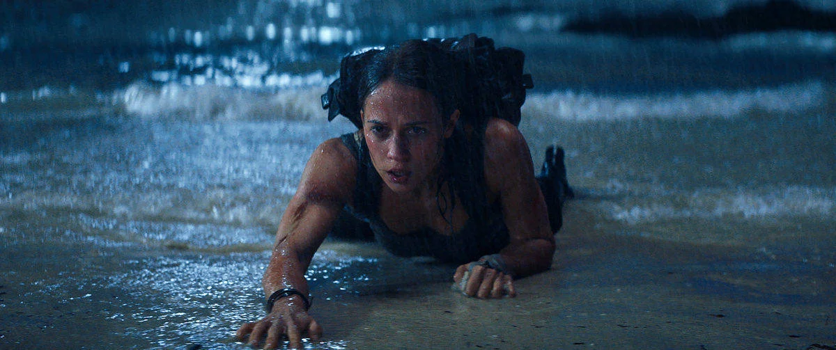 Filmový Tomb Raider v kinech moc neboduje