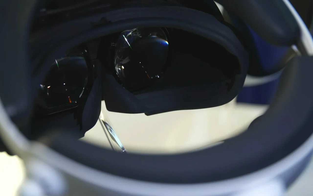 Začínají se objevovat dojmy z vyzkoušení headsetu PlayStation VR2
