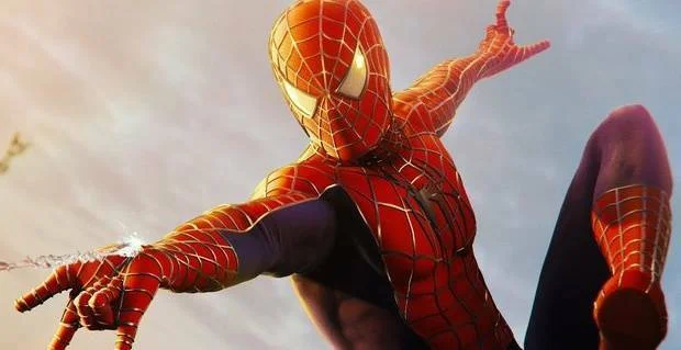 Do hry Marvel's Spider-Man se dostal nový oblek inspirovaný filmy Sama Raimiho