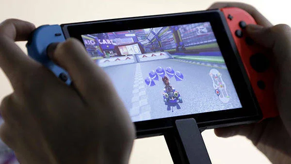 Wall Street Journal: Nintendo hodlá zdvojnásobit výrobu konzole Nintendo Switch