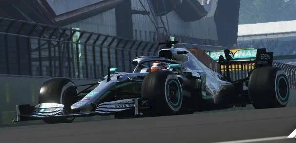 Codemasters bude i nadále vytvářet F1 hry, prodloužil smlouvu do roku 2025