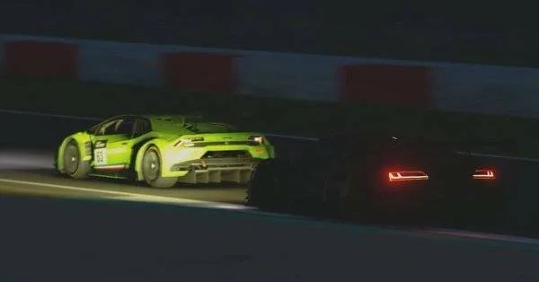 Gameplay trailer na Gran Turismo Sport ukazující jízdu v noci na Nürburgringu
