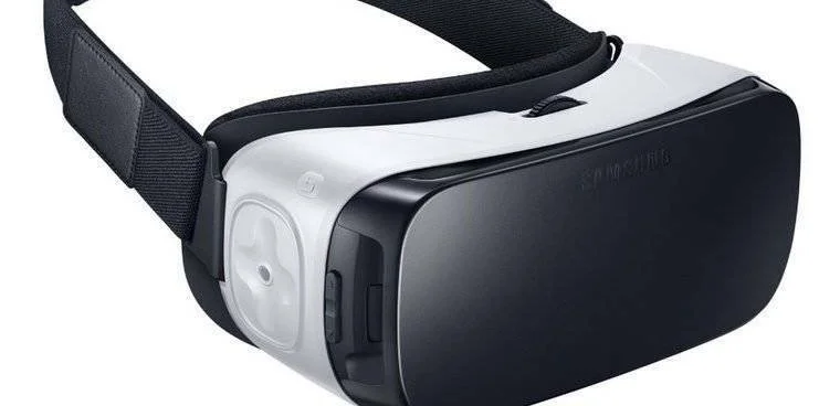 Analytici předpovídají, že se do konce roku 2017 prodá přes 70 milionů VR headsetů