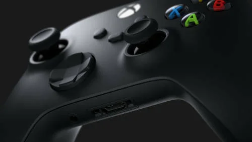 Microsoft vysvětluje použití tužkových baterií u Xbox Series X gamepadu