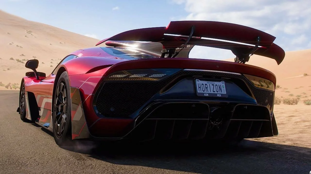14 minut ze závodní hry Forza Horizon 5