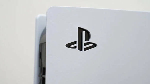 Unboxing videa konzole PlayStation 5