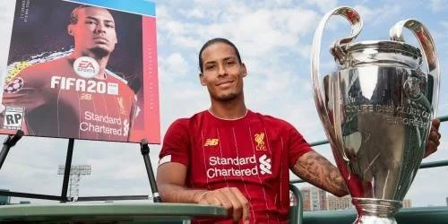 Hazard a Van Dijk na obalu hry FIFA 20