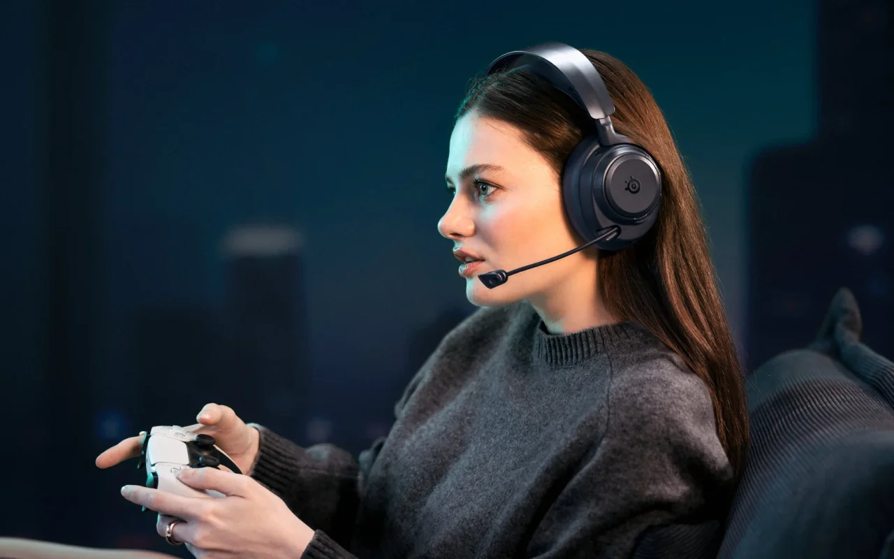 Společnost SteelSeries uvedla nový prémiový bezdrátový headset Arctis Nova Pro Omni