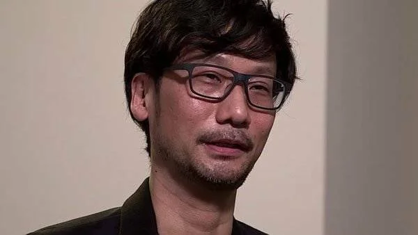 Kojima: Měl jsem nabídky od spousty společností, se Sony se budu cítit jako doma