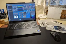 Úskalí online AI generátorů: Když se vaše tvář stane produktem