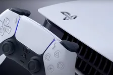 Sony odstranila z konzole PlayStation 5 klasická témata oslavující třicáté výročí PlayStationu, hodlá je ale vrátit 