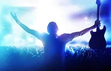 Activision by mohl díky Microsoftu oživit značku Guitar Hero