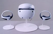 Videa s rozebráním headsetu PlayStation VR2 i gamepadů PSVR2 Sense 