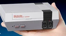 Do obchodů znovu míří konzole Nintendo Classic Mini: NES