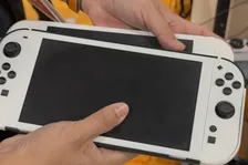 Výrobce příslušenství Genki ukazuje na CES 2025 repliku nové konzole Nintenda i příslušenství pro ni