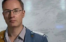 V Death Stranding se mohl objevit Keanu Reeves, Kojima si ale vybral Madse Mikkelsena