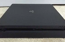 Rozbalení konzole PlayStation 4 Slim