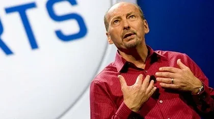 Peter Moore z EA: DLC nejsou na disku s hrou, jde o blbost