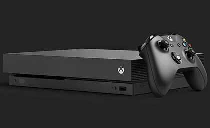 Konzoli Xbox One X se daří, prodává se lépe jak PS4 Pro