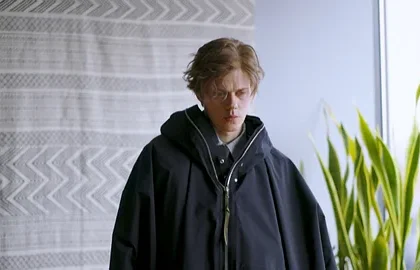 Herec Bill Skarsgård ztvární hlavního hrdinu ve špionážní akční hře PHYSINT. Vývoj hry OD – KNOCK běží hladce