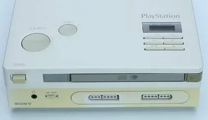 Objevil se prototyp konzole Super NES CD-ROM, kterou připravovalo Nintendo se Sony