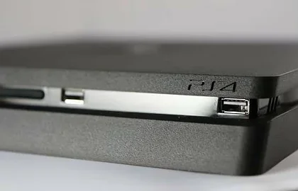 Podívejte se na rozebrání konzole PlayStation 4 Slim