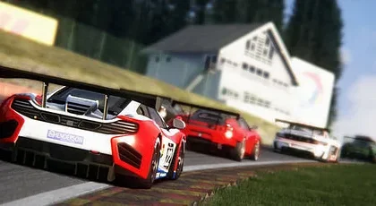 Vývojáři Assetto Corsa museli pro PS4 přepsat celý engine